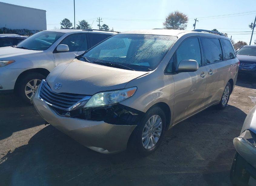 Photo 2 of 2012 Toyota Sienna XLE V6 8 PASSENGER (VIN 5TDYK3DC8CS194006)