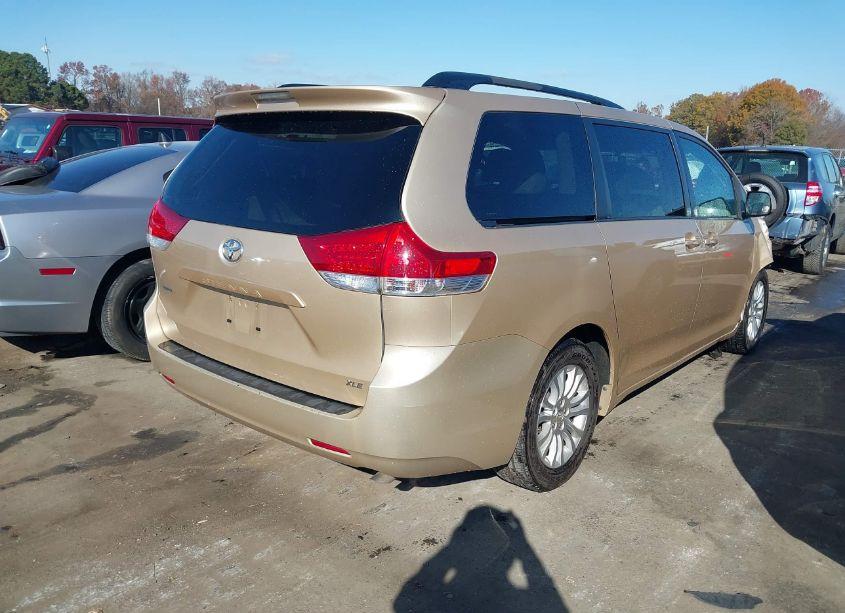 Photo 4 of 2012 Toyota Sienna XLE V6 8 PASSENGER (VIN 5TDYK3DC8CS194006)