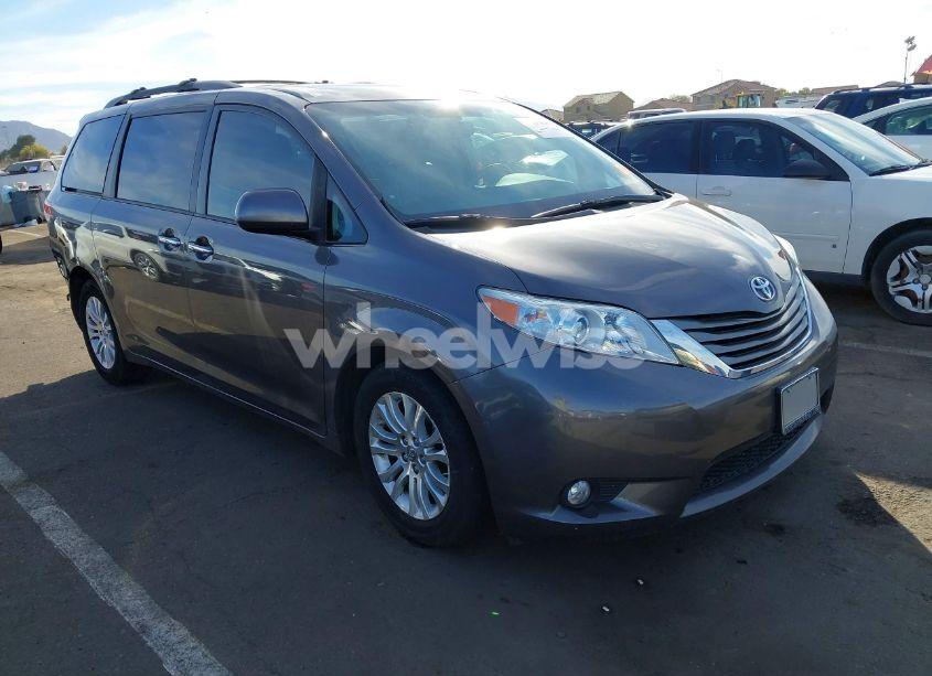 2012 Toyota Sienna XLE V6 8 PASSENGER (VIN 5TDYK3DC8CS213556) main photo