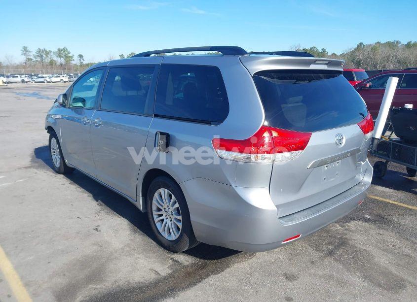 Photo 3 of 2012 Toyota Sienna XLE V6 8 PASSENGER (VIN 5TDYK3DC8CS229160)