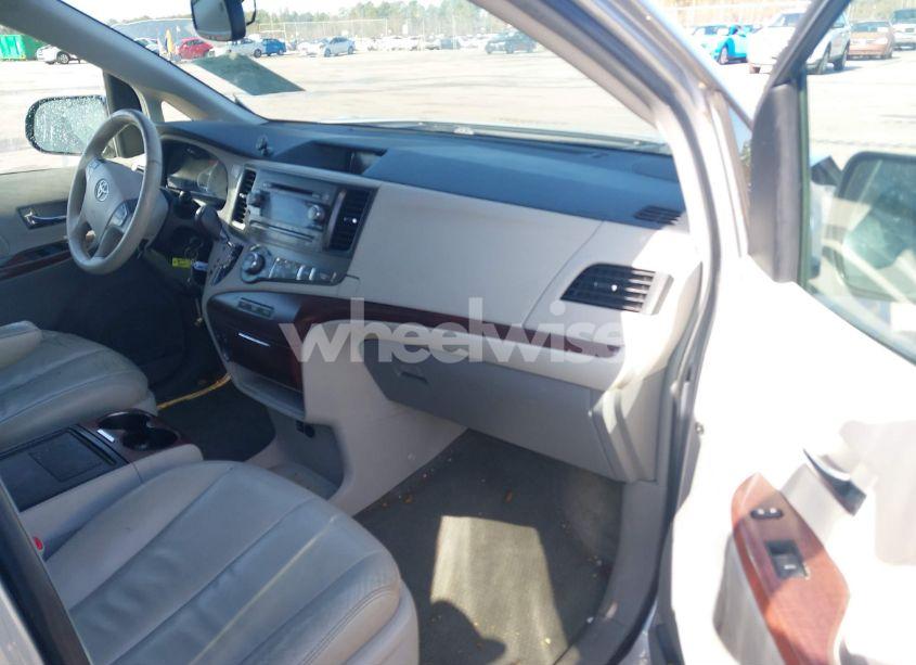 Photo 5 of 2012 Toyota Sienna XLE V6 8 PASSENGER (VIN 5TDYK3DC8CS229160)