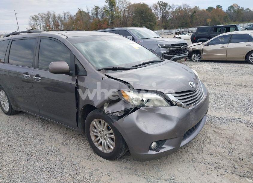 Photo 6 of 2012 Toyota Sienna XLE/LIMITED (VIN 5TDYK3DC8CS235329)