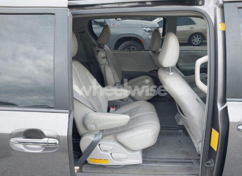 Photo 8 of 2012 Toyota Sienna XLE/LIMITED (VIN 5TDYK3DC8CS235329)