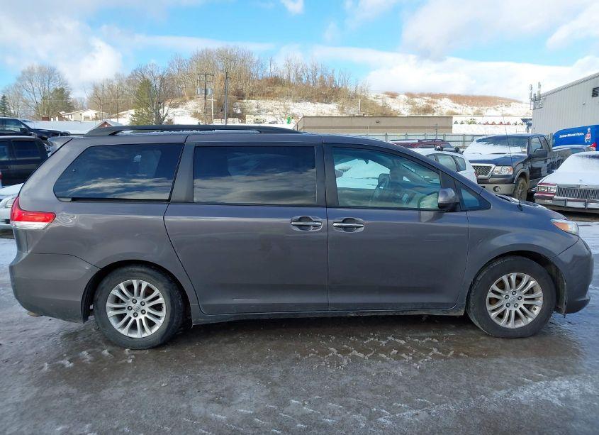 Photo 13 of 2012 Toyota Sienna XLE/LIMITED (VIN 5TDYK3DC8CS272199)