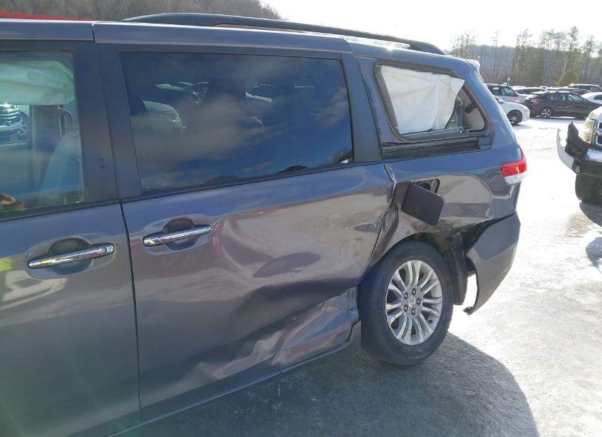 Photo 6 of 2012 Toyota Sienna XLE/LIMITED (VIN 5TDYK3DC8CS272199)