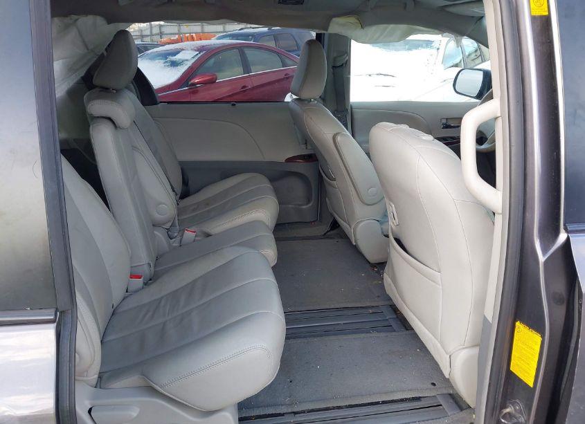 Photo 8 of 2012 Toyota Sienna XLE/LIMITED (VIN 5TDYK3DC8CS272199)