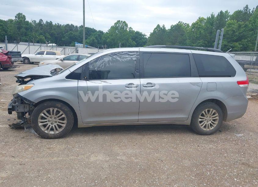 Photo 15 of 2012 Toyota Sienna XLE V6 8 PASSENGER (VIN 5TDYK3DC8CS276589)