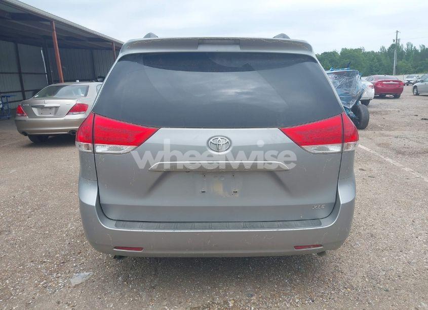 Photo 17 of 2012 Toyota Sienna XLE V6 8 PASSENGER (VIN 5TDYK3DC8CS276589)