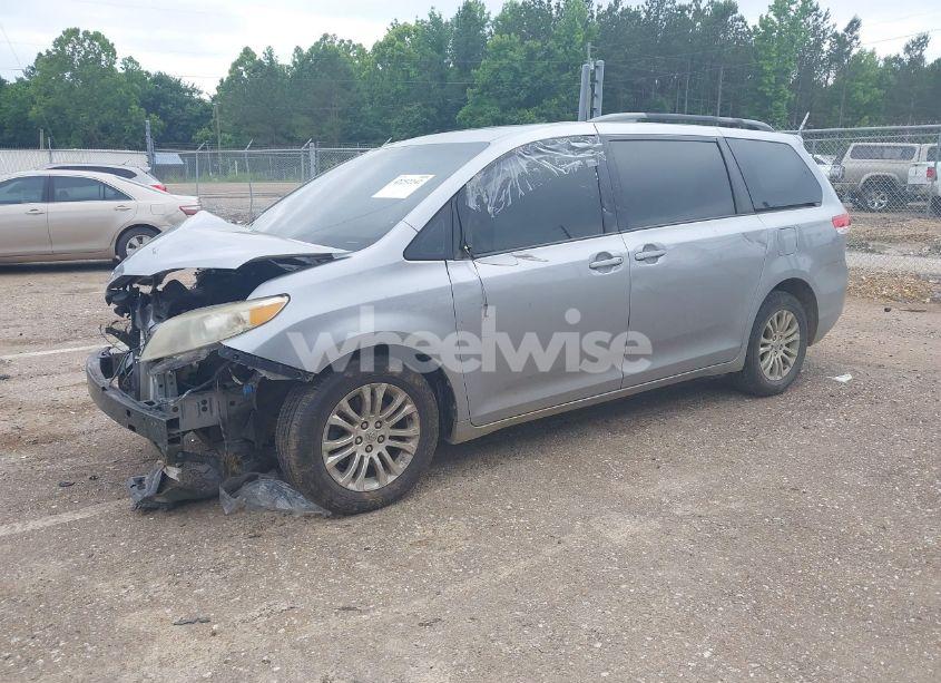Photo 2 of 2012 Toyota Sienna XLE V6 8 PASSENGER (VIN 5TDYK3DC8CS276589)