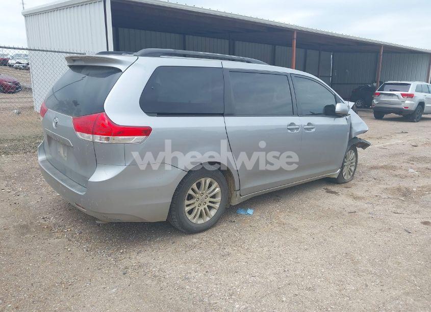 Photo 4 of 2012 Toyota Sienna XLE V6 8 PASSENGER (VIN 5TDYK3DC8CS276589)