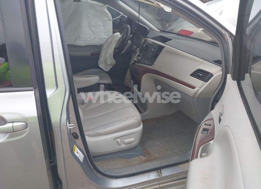 Photo 5 of 2012 Toyota Sienna XLE V6 8 PASSENGER (VIN 5TDYK3DC8CS276589)