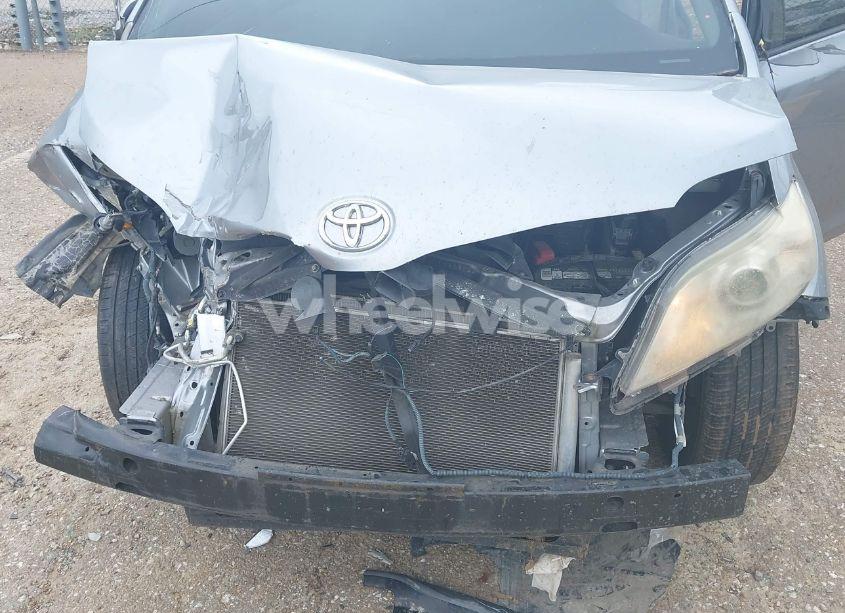 Photo 6 of 2012 Toyota Sienna XLE V6 8 PASSENGER (VIN 5TDYK3DC8CS276589)