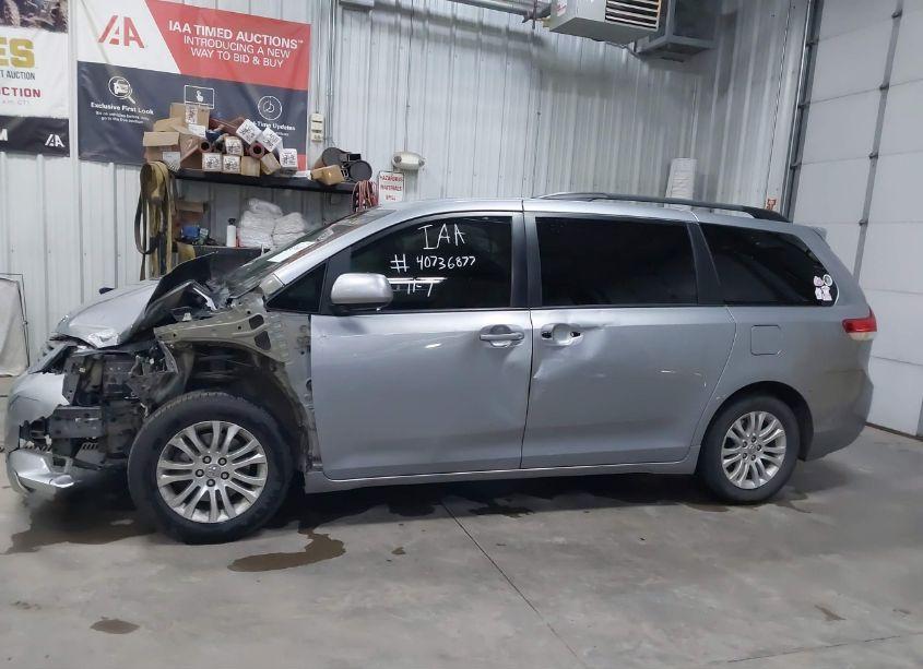 Photo 14 of 2013 Toyota Sienna XLE V6 8 PASSENGER (VIN 5TDYK3DC8DS280157)