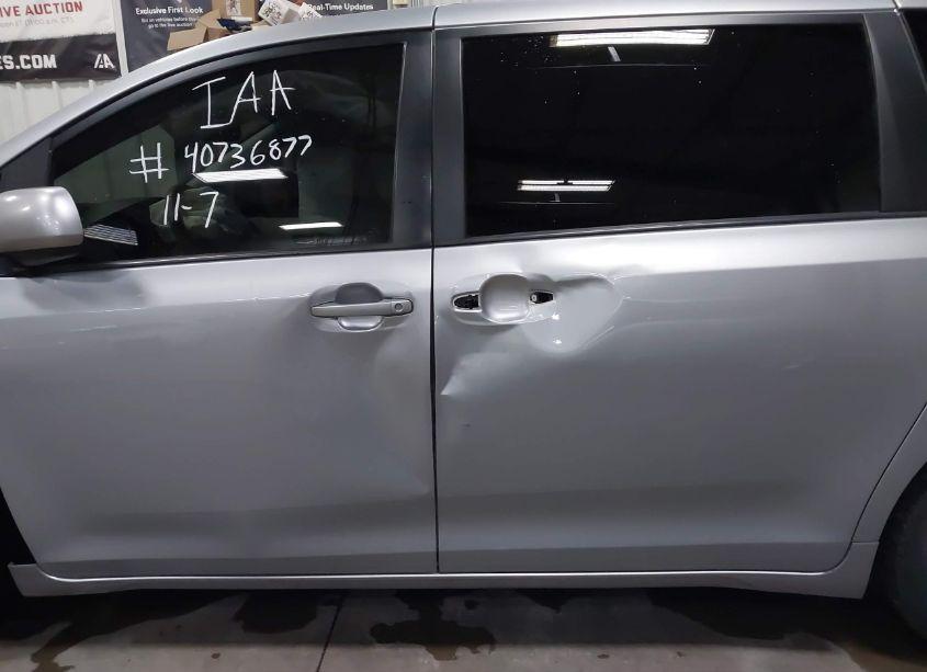 Photo 17 of 2013 Toyota Sienna XLE V6 8 PASSENGER (VIN 5TDYK3DC8DS280157)