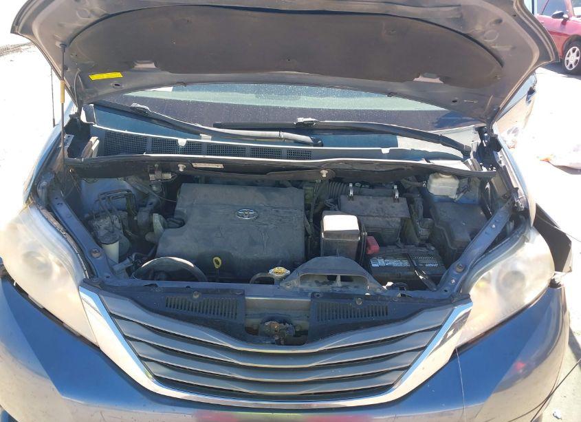 Photo 10 of 2013 Toyota Sienna XLE V6 8 PASSENGER (VIN 5TDYK3DC8DS338235)