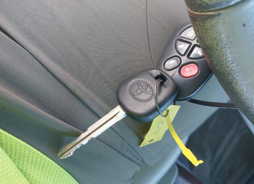 Photo 11 of 2013 Toyota Sienna XLE V6 8 PASSENGER (VIN 5TDYK3DC8DS338235)