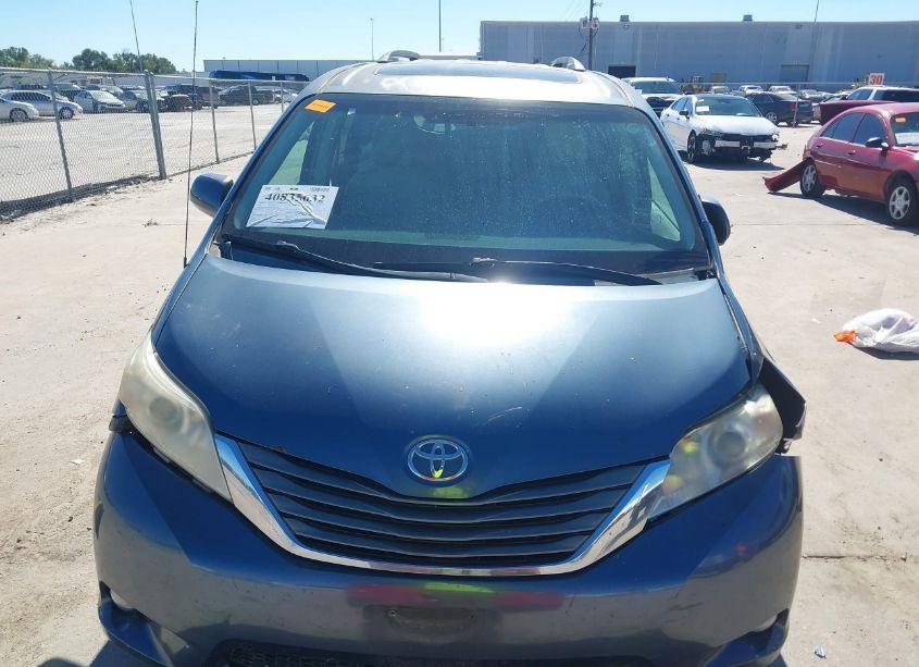 Photo 12 of 2013 Toyota Sienna XLE V6 8 PASSENGER (VIN 5TDYK3DC8DS338235)