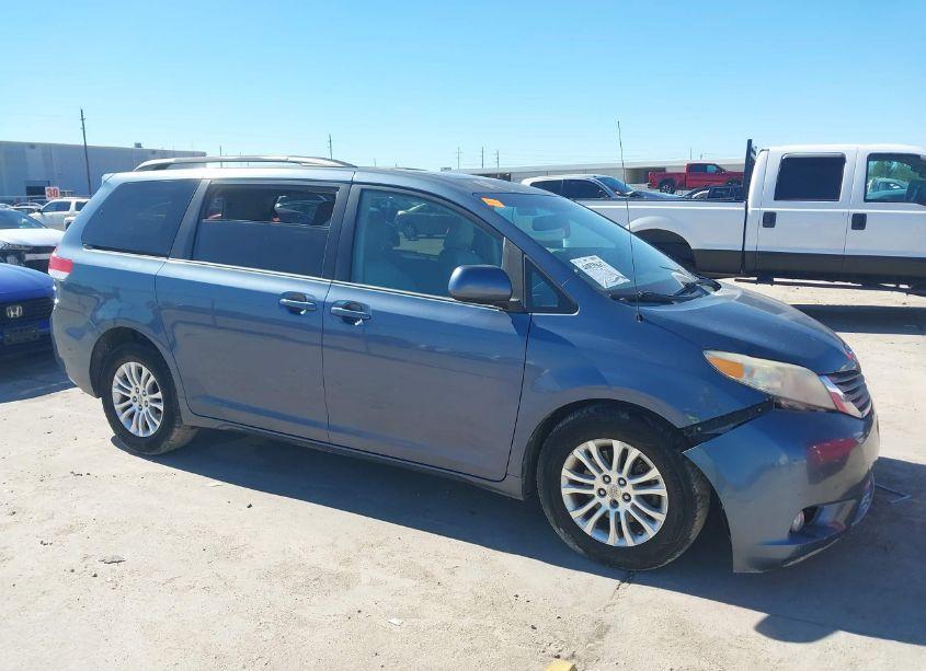 Photo 13 of 2013 Toyota Sienna XLE V6 8 PASSENGER (VIN 5TDYK3DC8DS338235)