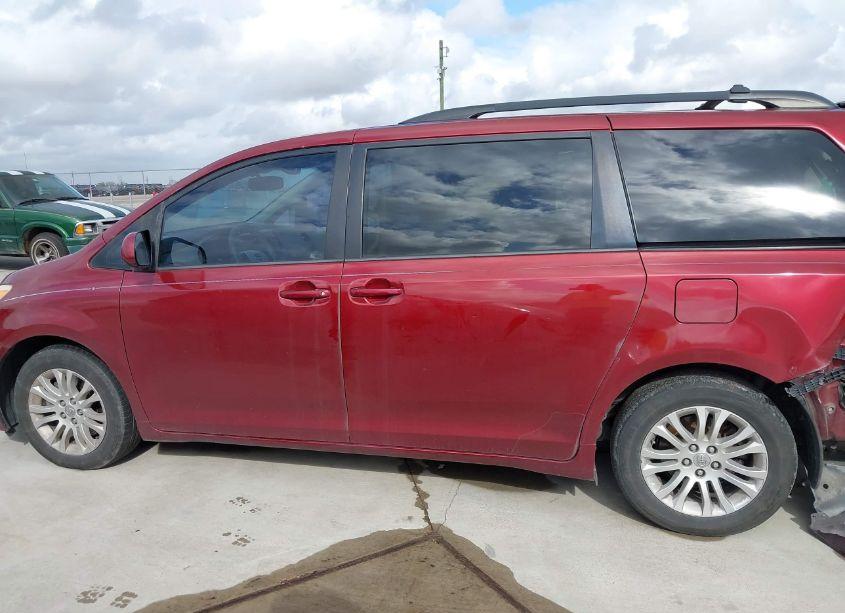 Photo 14 of 2013 Toyota Sienna XLE V6 8 PASSENGER (VIN 5TDYK3DC8DS357108)