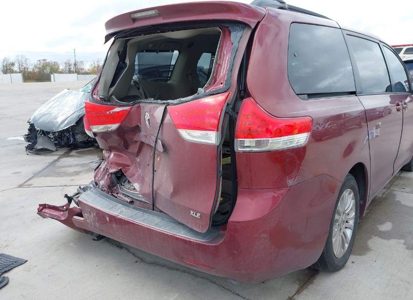 Photo 17 of 2013 Toyota Sienna XLE V6 8 PASSENGER (VIN 5TDYK3DC8DS357108)