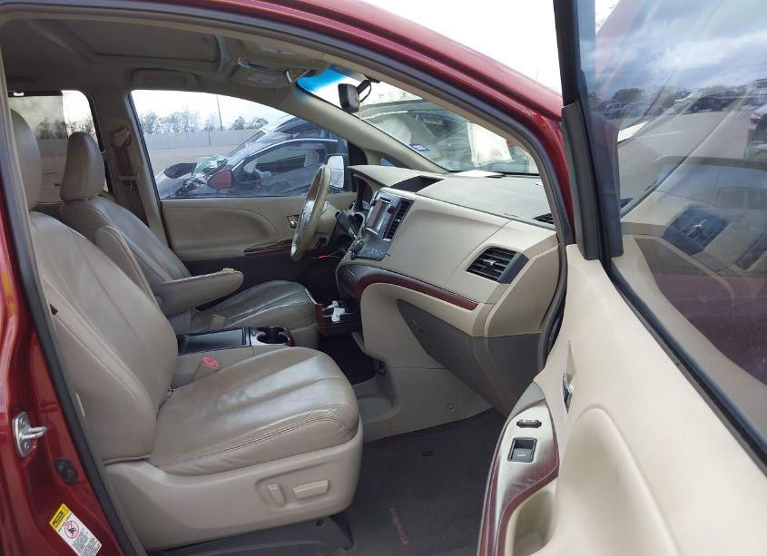 Photo 5 of 2013 Toyota Sienna XLE V6 8 PASSENGER (VIN 5TDYK3DC8DS357108)