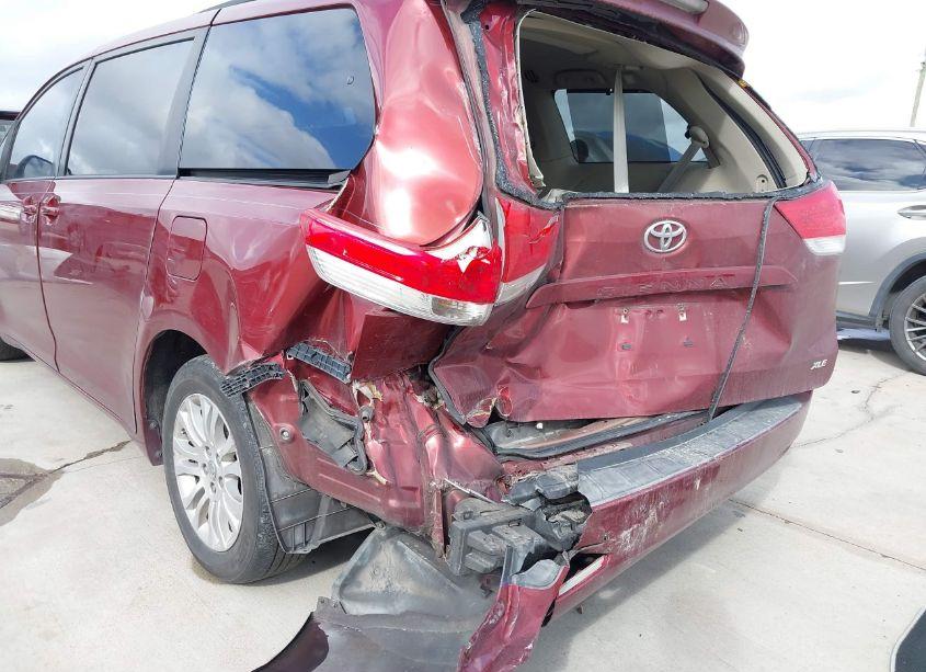 Photo 6 of 2013 Toyota Sienna XLE V6 8 PASSENGER (VIN 5TDYK3DC8DS357108)