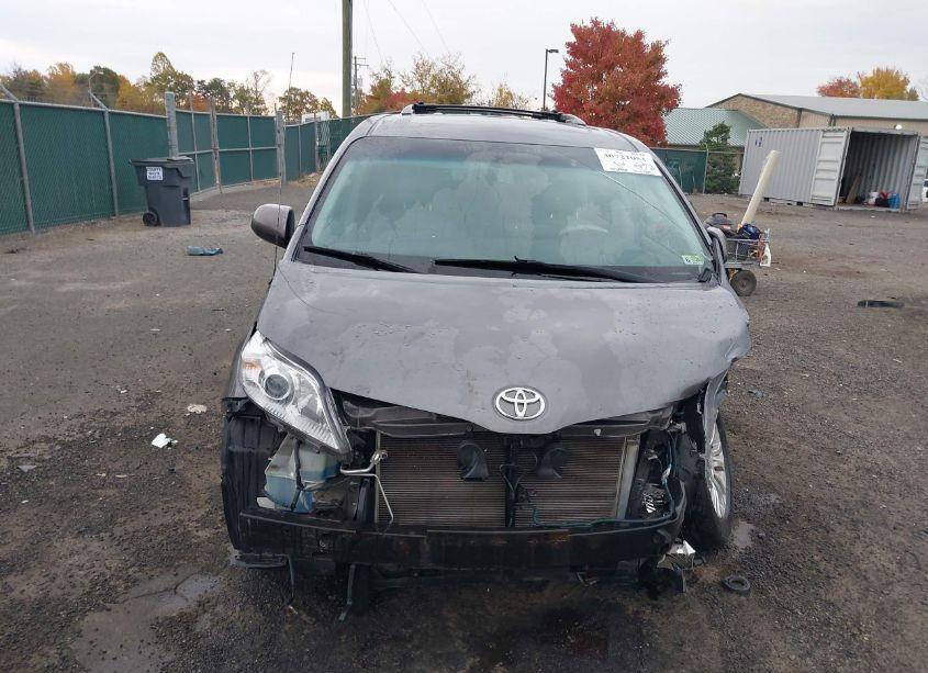 Photo 13 of 2013 Toyota Sienna XLE V6 8 PASSENGER (VIN 5TDYK3DC8DS373258)