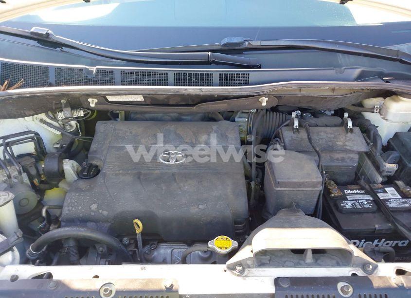 Photo 10 of 2013 Toyota Sienna XLE V6 8 PASSENGER (VIN 5TDYK3DC8DS375124)