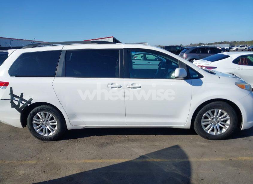 Photo 13 of 2013 Toyota Sienna XLE V6 8 PASSENGER (VIN 5TDYK3DC8DS375124)