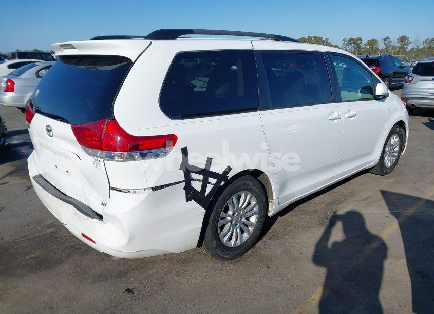 Photo 4 of 2013 Toyota Sienna XLE V6 8 PASSENGER (VIN 5TDYK3DC8DS375124)