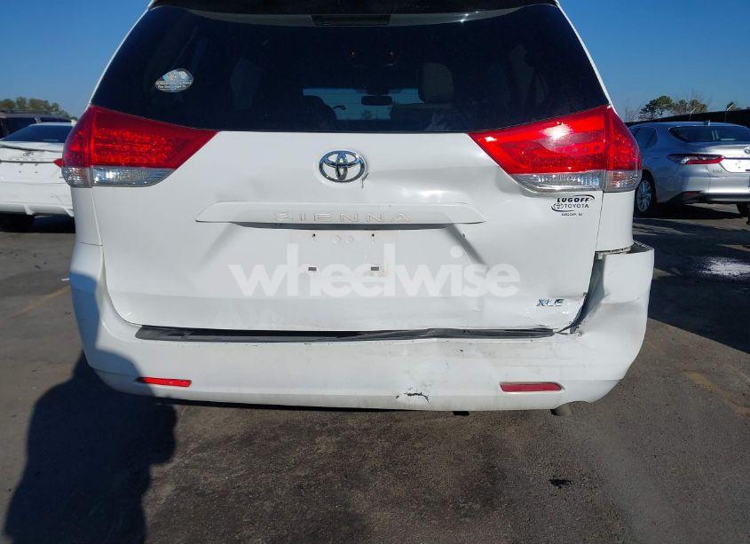 Photo 6 of 2013 Toyota Sienna XLE V6 8 PASSENGER (VIN 5TDYK3DC8DS375124)