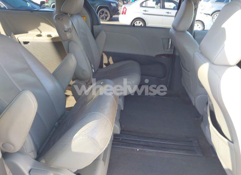 Photo 8 of 2013 Toyota Sienna XLE V6 8 PASSENGER (VIN 5TDYK3DC8DS375124)