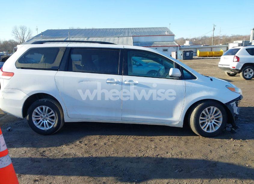 Photo 14 of 2013 Toyota Sienna XLE V6 8 PASSENGER (VIN 5TDYK3DC8DS402418)