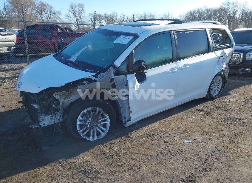 Photo 2 of 2013 Toyota Sienna XLE V6 8 PASSENGER (VIN 5TDYK3DC8DS402418)