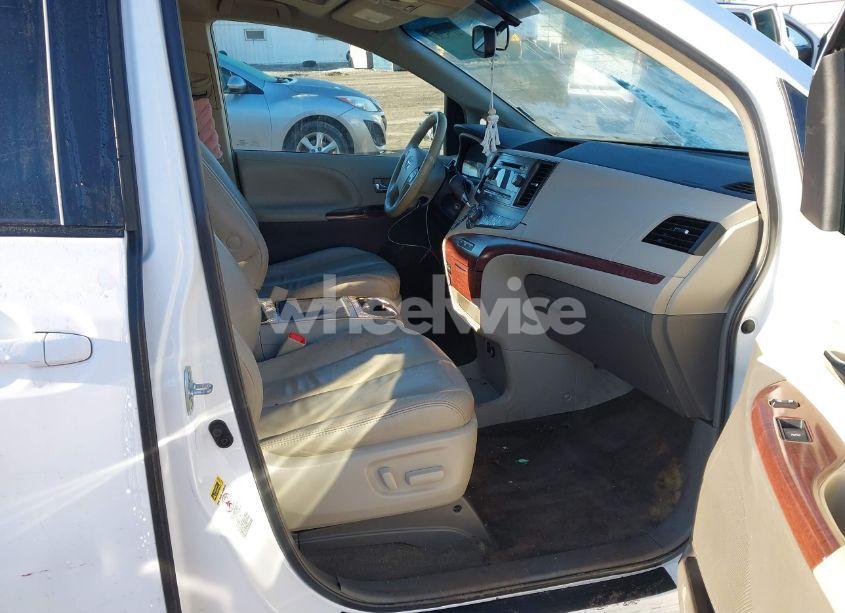 Photo 5 of 2013 Toyota Sienna XLE V6 8 PASSENGER (VIN 5TDYK3DC8DS402418)