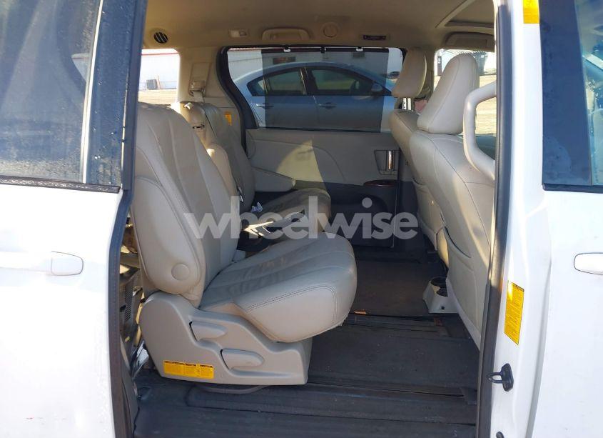 Photo 8 of 2013 Toyota Sienna XLE V6 8 PASSENGER (VIN 5TDYK3DC8DS402418)