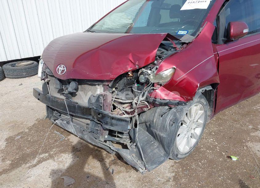 Photo 6 of 2014 Toyota Sienna LIMITED V6 7 PASSENGER (VIN 5TDYK3DC8ES418474)