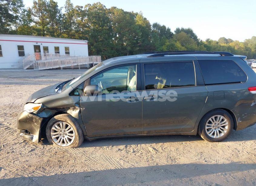 Photo 14 of 2014 Toyota Sienna XLE V6 8 PASSENGER (VIN 5TDYK3DC8ES429538)
