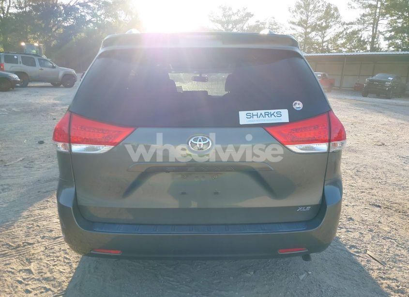 Photo 16 of 2014 Toyota Sienna XLE V6 8 PASSENGER (VIN 5TDYK3DC8ES429538)