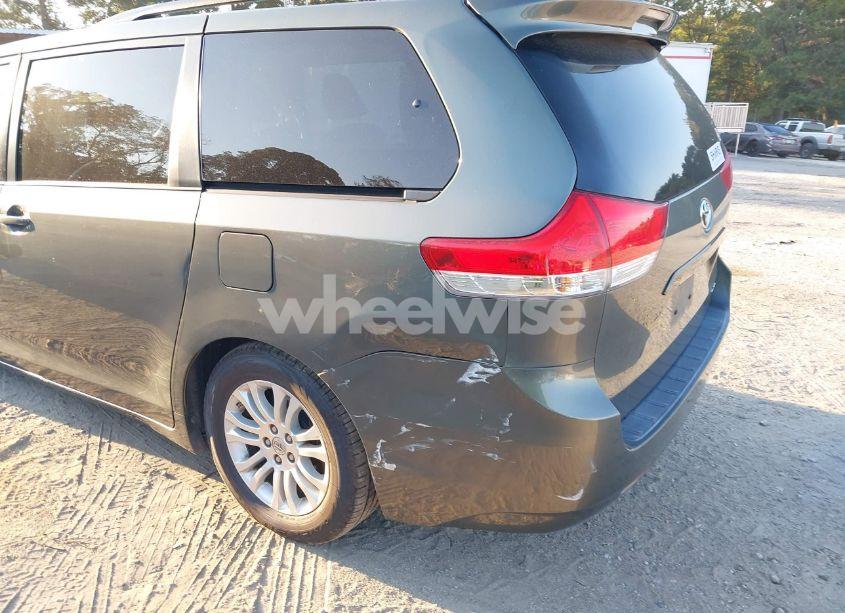 Photo 17 of 2014 Toyota Sienna XLE V6 8 PASSENGER (VIN 5TDYK3DC8ES429538)