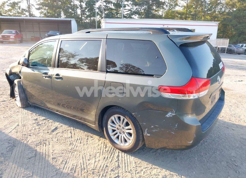 Photo 3 of 2014 Toyota Sienna XLE V6 8 PASSENGER (VIN 5TDYK3DC8ES429538)