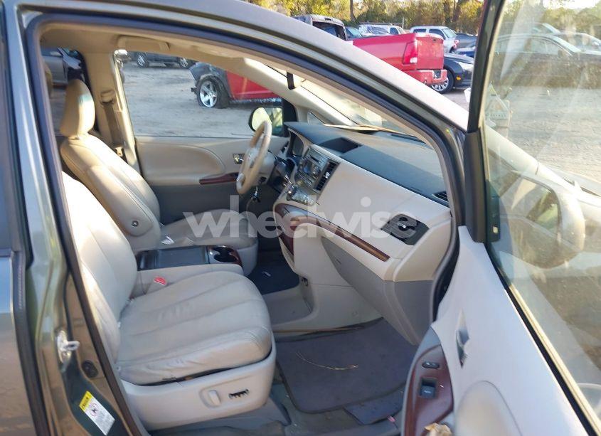 Photo 5 of 2014 Toyota Sienna XLE V6 8 PASSENGER (VIN 5TDYK3DC8ES429538)