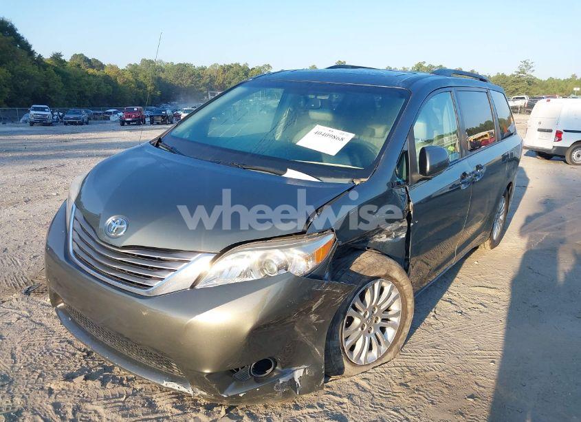Photo 6 of 2014 Toyota Sienna XLE V6 8 PASSENGER (VIN 5TDYK3DC8ES429538)