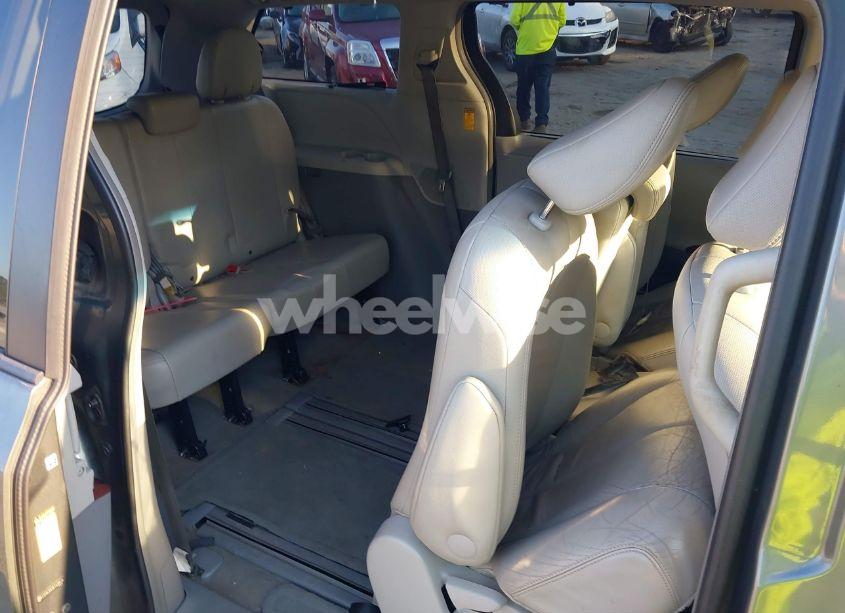 Photo 8 of 2014 Toyota Sienna XLE V6 8 PASSENGER (VIN 5TDYK3DC8ES429538)