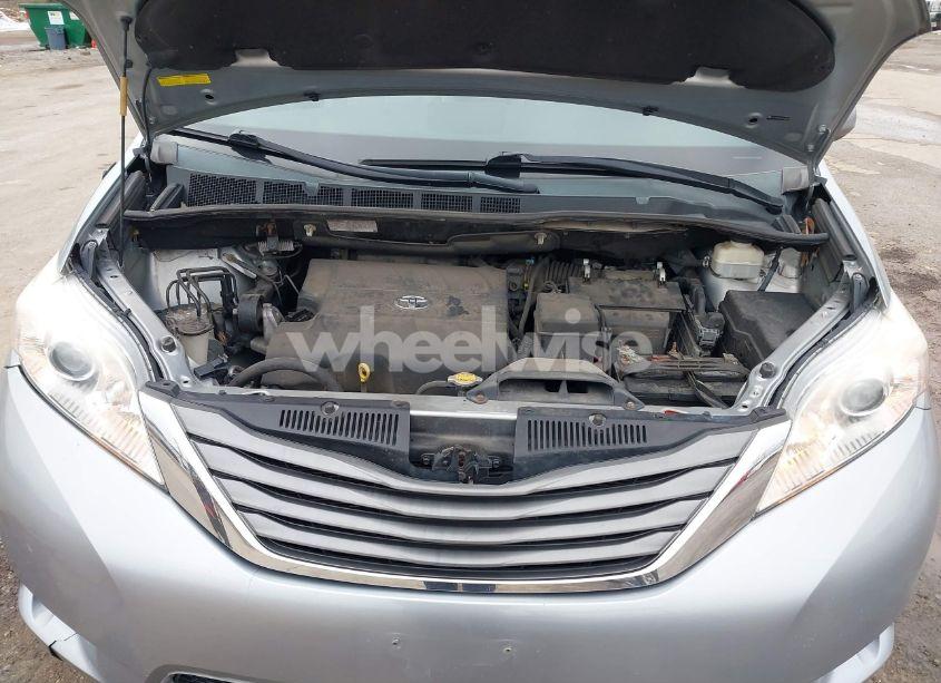 Photo 10 of 2014 Toyota Sienna XLE/LIMITED (VIN 5TDYK3DC8ES434495)