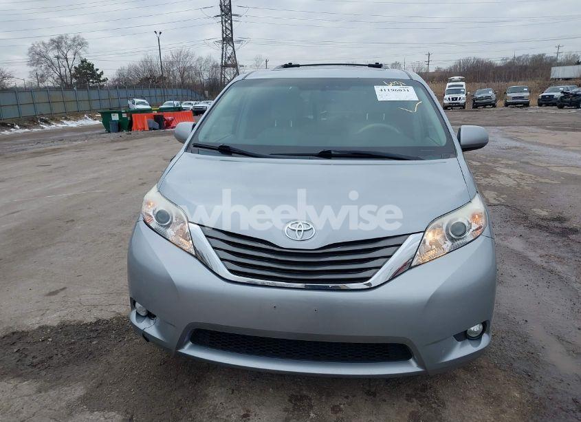 Photo 12 of 2014 Toyota Sienna XLE/LIMITED (VIN 5TDYK3DC8ES434495)