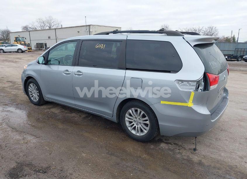 Photo 3 of 2014 Toyota Sienna XLE/LIMITED (VIN 5TDYK3DC8ES434495)