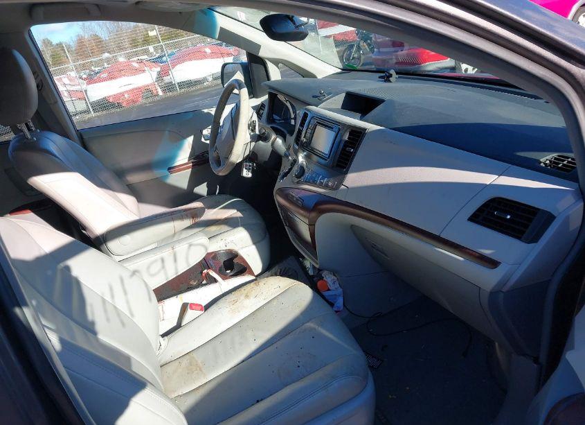 Photo 5 of 2014 Toyota Sienna XLE/LIMITED (VIN 5TDYK3DC8ES441592)
