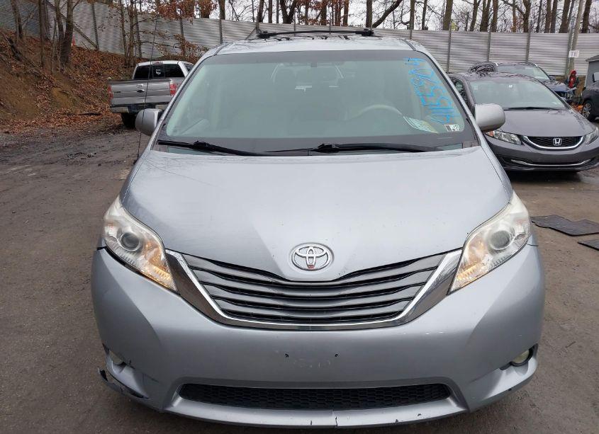 Photo 12 of 2014 Toyota Sienna XLE V6 8 PASSENGER (VIN 5TDYK3DC8ES442872)