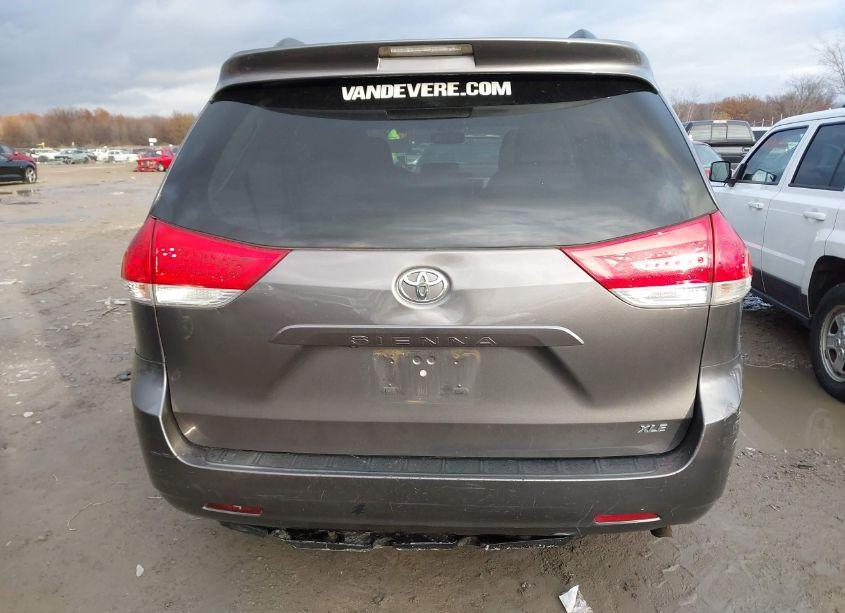 Photo 17 of 2014 Toyota Sienna XLE V6 8 PASSENGER (VIN 5TDYK3DC8ES459980)